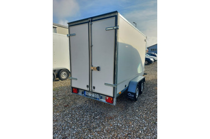 Inchiriere blyss f2030htd - Inchiriere remorca 2000 kg
  in 2 axe cu sarcina utila de 1350 kg
 si dimensiuni utile de 305x146x180cm