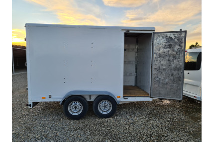 Inchiriere blyss sci1 - Inchiriere remorca 2000 kg
  in 2 axe cu sarcina utila de 1250 kg
 si dimensiuni utile de 350x160x200cm