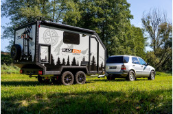 Blyss SPEEDCARAVAN BLACK ROAD remorca Caravana Camping  franata 2700 kg  in 2 axe cu sarcina utila de 680 kg
 si dimensiuni utile de 400x200x190cm